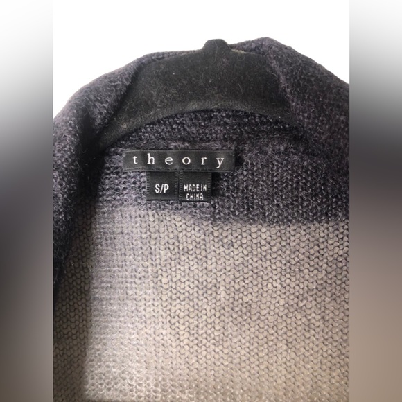 Theory Lightweight Gray Ombre Knit Vest Size Small - Picture 4 of 7